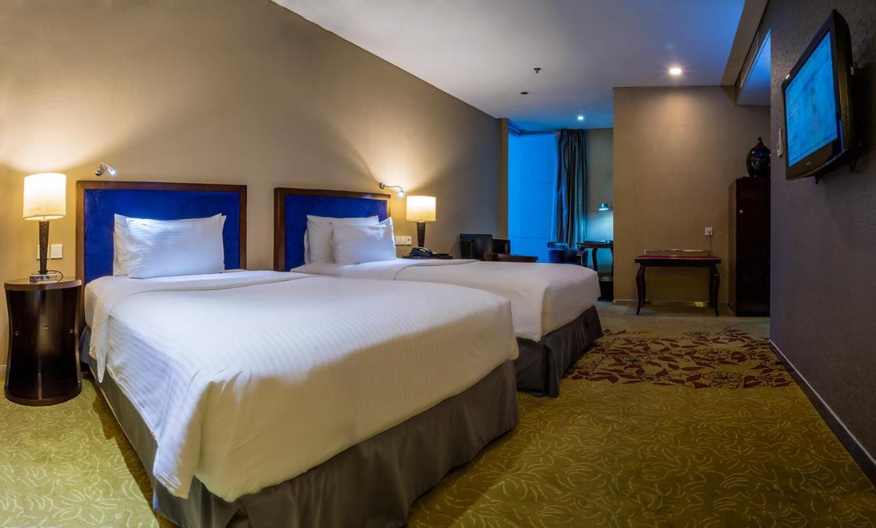 Cambridge Hotel Medan Zewnętrze zdjęcie