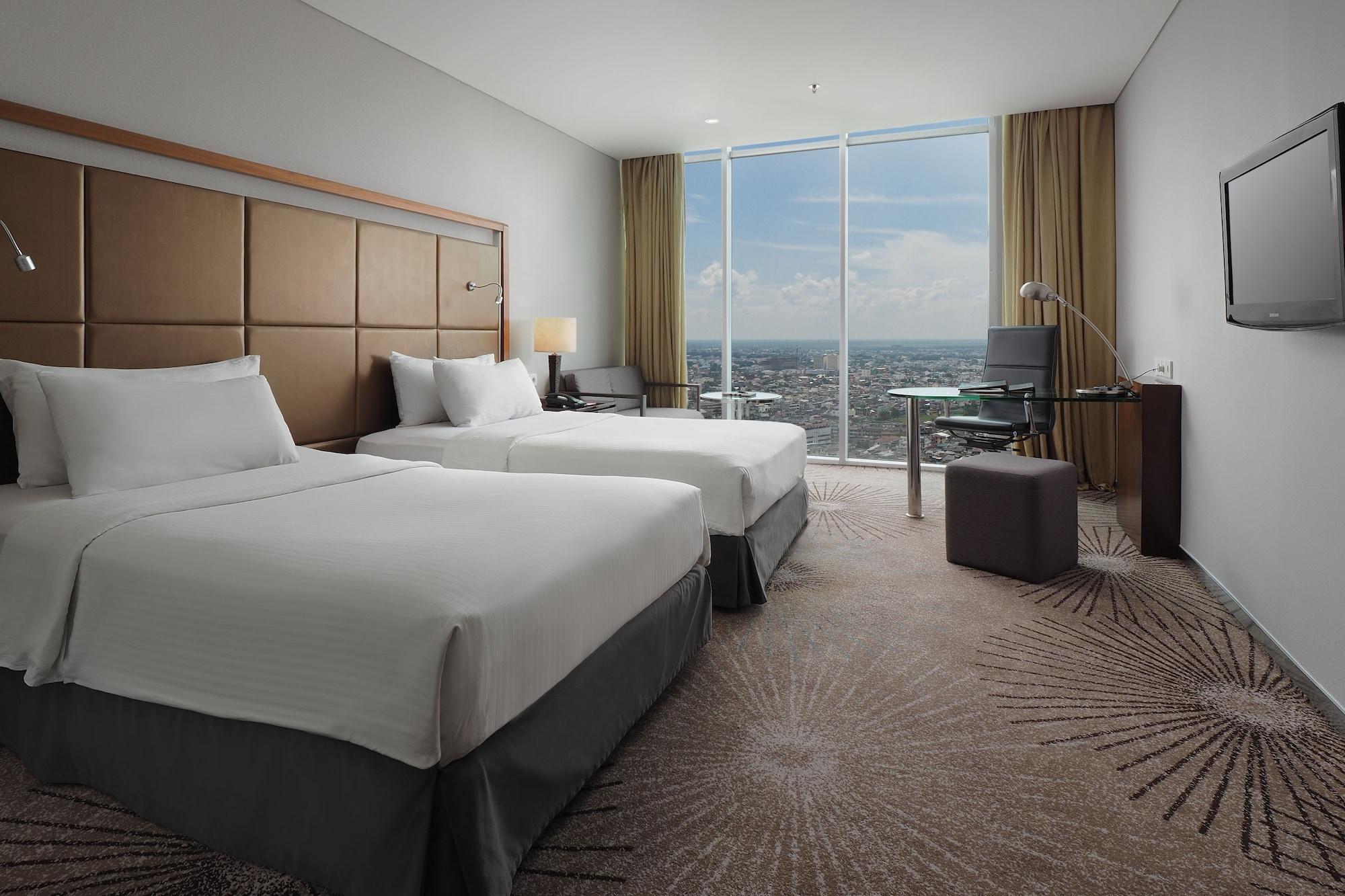 Cambridge Hotel Medan Zewnętrze zdjęcie