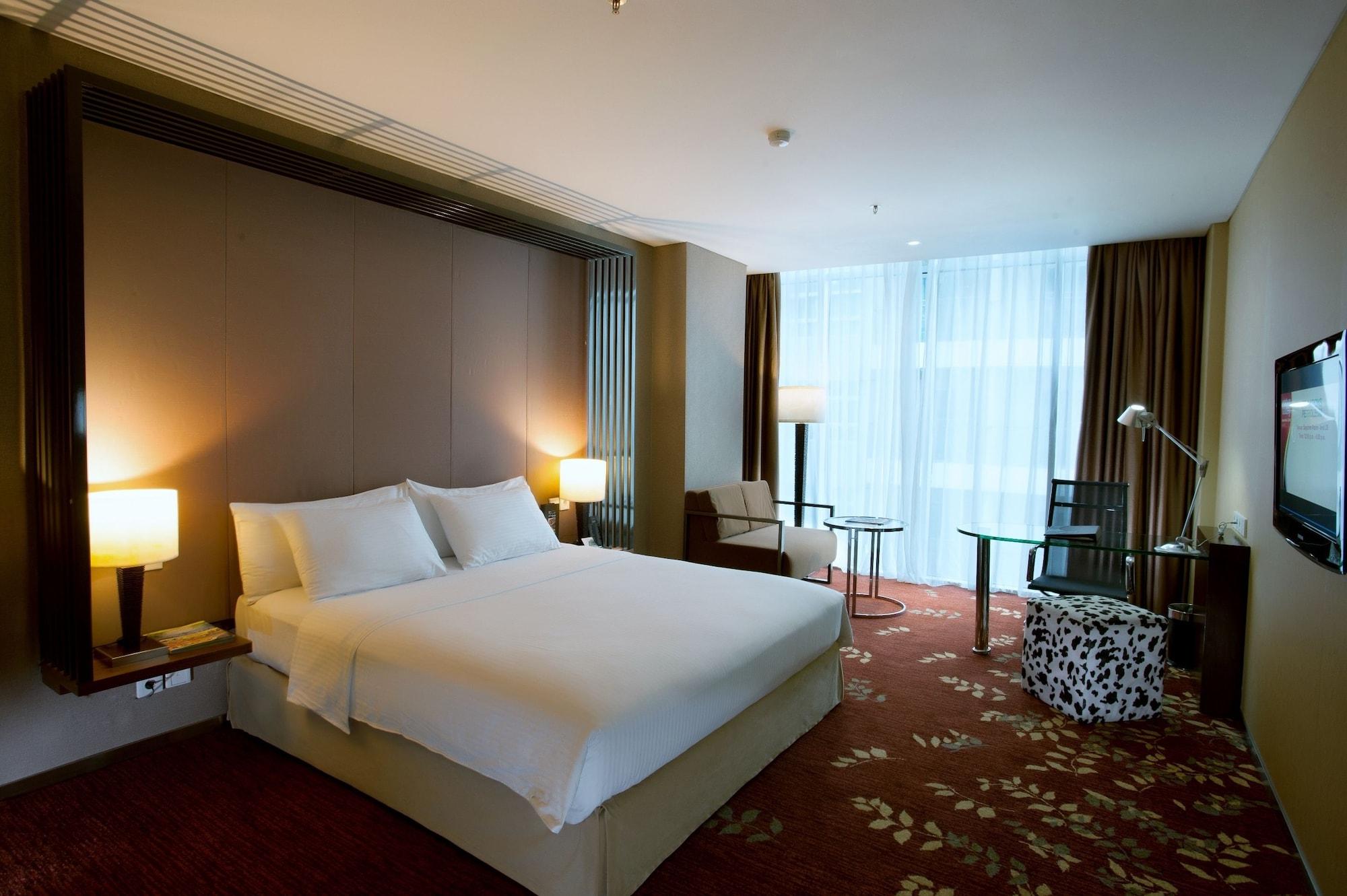 Cambridge Hotel Medan Zewnętrze zdjęcie