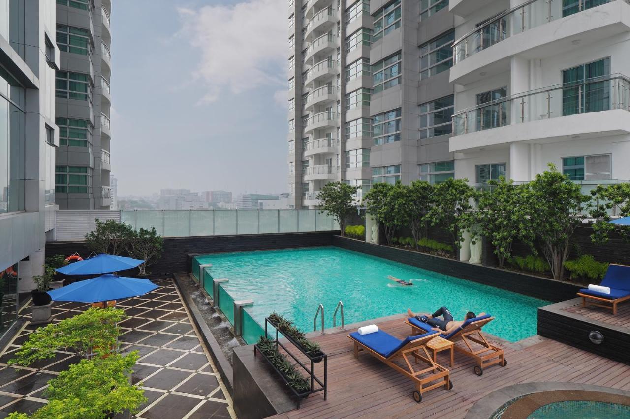 Cambridge Hotel Medan Zewnętrze zdjęcie