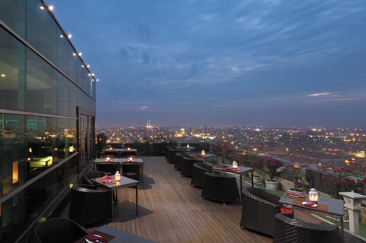 Cambridge Hotel Medan Zewnętrze zdjęcie