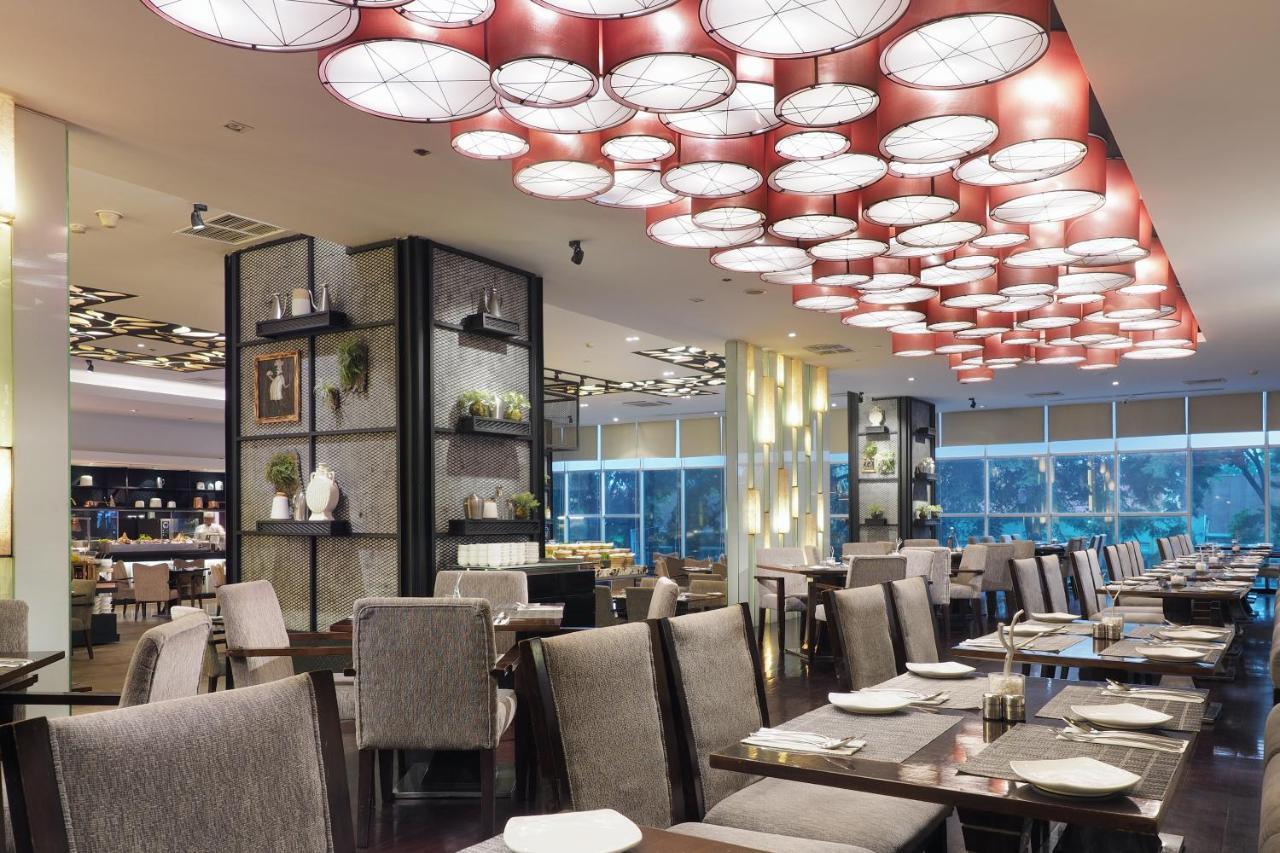 Cambridge Hotel Medan Zewnętrze zdjęcie
