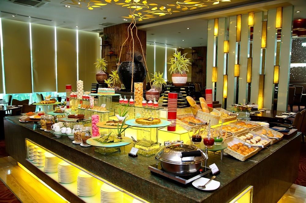Cambridge Hotel Medan Zewnętrze zdjęcie